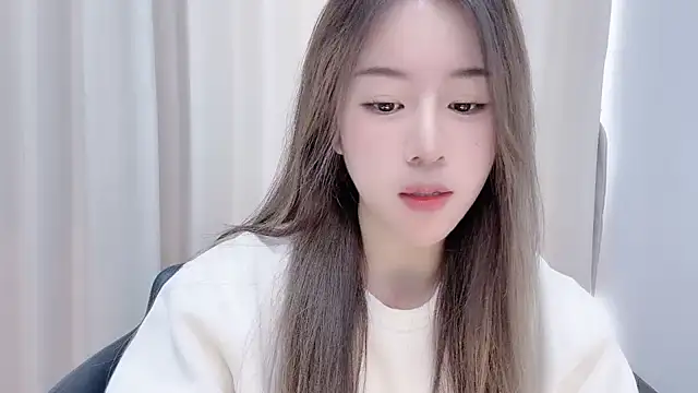 chloe-01 online show from December 3, 2024, 4:36 am