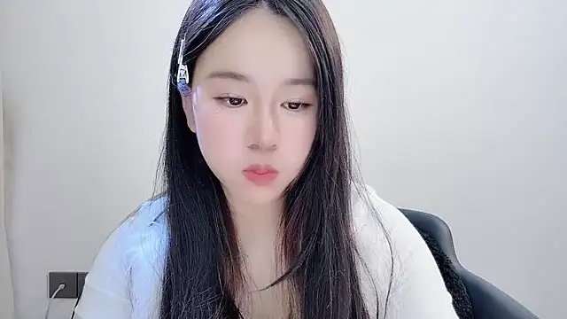 Snapshot of chloe-01 chatting on December 3, 2025, 3:32 pm chloe-01 online show from December 3, 2025, 3:32 pm