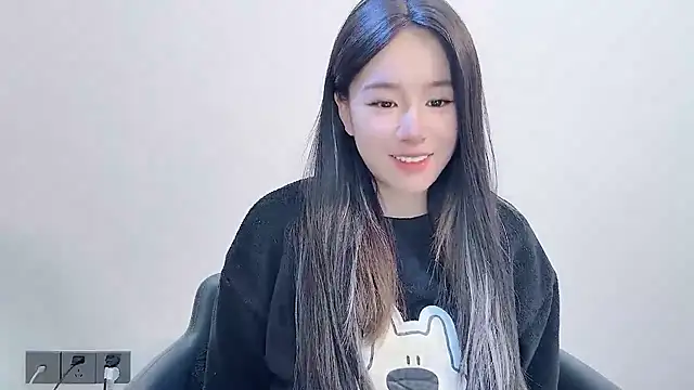 Snapshot of chloe-01 chatting on December 14, 2025, 5:02 am chloe-01 online show from December 14, 2025, 5:02 am