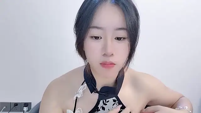 Snapshot of chloe-01 chatting on December 19, 2025, 4:19 am chloe-01 online show from December 19, 2025, 4:19 am