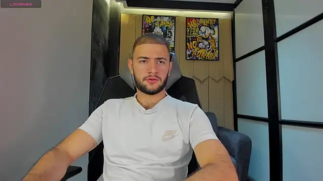 MaximusDick1  online show from February 17, 2026, 12:23 pm