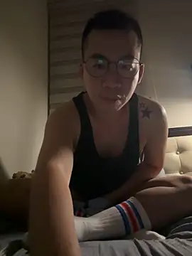 Snapshot of lucaboggy chatting on November 8, 2025, 8:40 pm lucaboggy online show from November 8, 2025, 8:40 pm