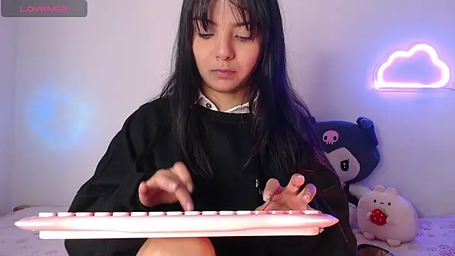 sofi soft  online show from November 11, 2025, 6:08 pm