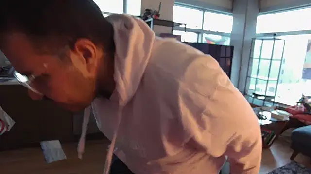 Snapshot of bearcloudcomputa chatting on December 30, 2024, 12:11 am bearcloudcomputa online show from December 30, 2024, 12:11 am