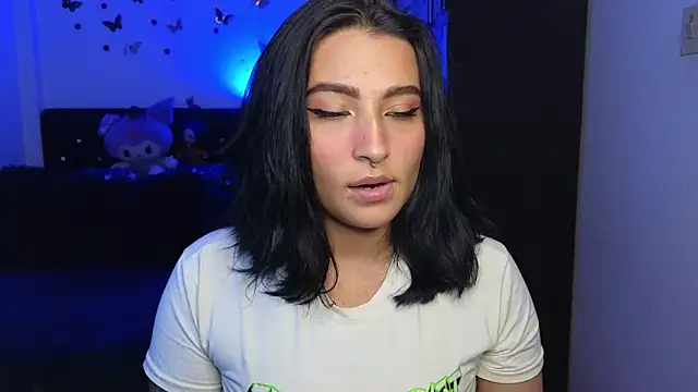 Pauilina online show from November 15, 2025, 9:43 pm