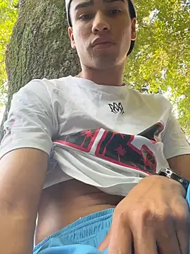 Snapshot of andy_0018 chatting on January 21, 2025, 1:11 pm andy 0018 online show from January 21, 2025, 1:11 pm