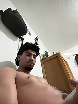 Snapshot of andy_0018 chatting on February 21, 2026, 10:44 pm andy 0018 online show from February 21, 2026, 10:44 pm