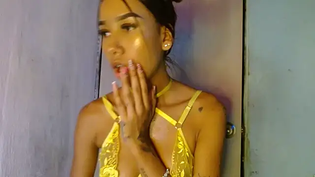 dulcelatina222 online show from March 20, 2026, 5:12 am