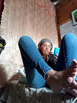 Snapshot of NanitaFun chatting on December 2, 2025, 4:02 pm NanitaFun online show from December 2, 2025, 4:02 pm