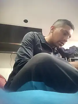 Snapshot of jeremiabello chatting on February 5, 2026, 3:05 pm jeremiabello online show from February 5, 2026, 3:05 pm