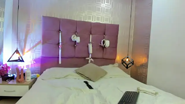 Lilith Vera online show from October 15, 2025, 12:49 pm