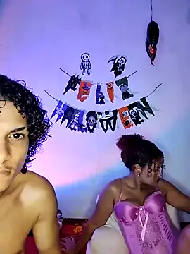 Snapshot of CasalAkira chatting on October 24, 2025, 1:35 am CasalAkira online show from October 24, 2025, 1:35 am