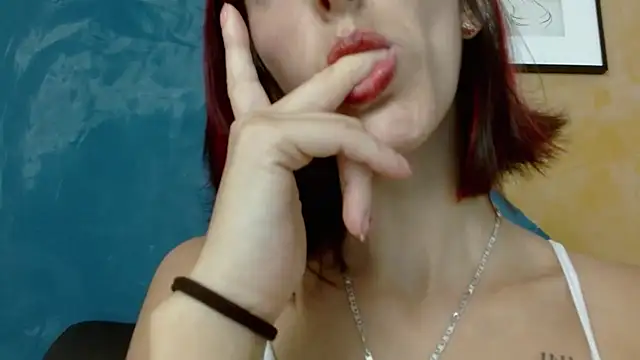 Snapshot of Ambar_Roux_ chatting on December 29, 2024, 9:20 pm Ambar Roux online show from December 29, 2024, 9:20 pm