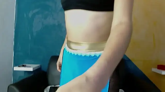 Snapshot of Ambar_Roux_ chatting on January 9, 2025, 7:08 pm Ambar Roux online show from January 9, 2025, 7:08 pm