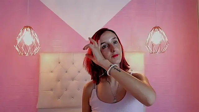 Snapshot of Ambar_Roux_ chatting on February 3, 2025, 8:03 pm Ambar Roux online show from February 3, 2025, 8:03 pm