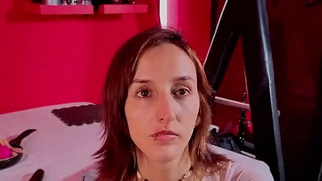 Snapshot of Ambar_Roux_ chatting on September 12, 2025, 1:33 pm Ambar Roux online show from September 12, 2025, 1:33 pm