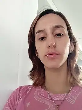 Ambar Roux  online show from November 5, 2025, 1:22 pm