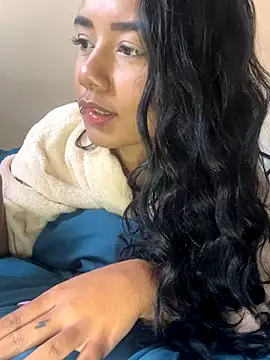 Snapshot of _Luana chatting on December 2, 2024, 12:51 pm  Luana online show from December 2, 2024, 12:51 pm