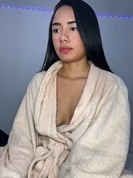 Snapshot of _Luana chatting on January 13, 2025, 12:24 pm  Luana online show from January 13, 2025, 12:24 pm