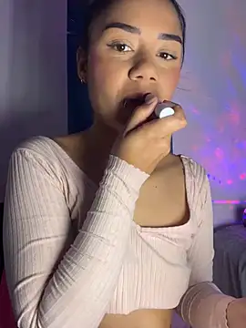 Snapshot of _Luana chatting on March 21, 2025, 9:01 am  Luana online show from March 21, 2025, 9:01 am