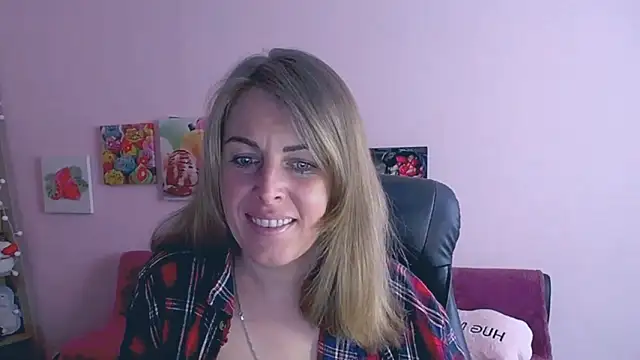 Snapshot of Hot_Milady chatting on March 4, 2025, 8:24 am Hot Milady online show from March 4, 2025, 8:24 am