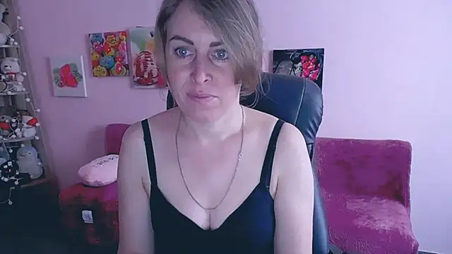Snapshot of Hot_Milady chatting on March 13, 2025, 7:20 am Hot Milady online show from March 13, 2025, 7:20 am