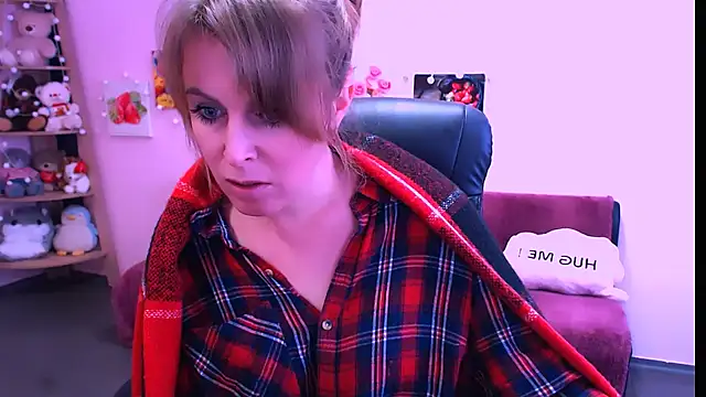 Hot Milady online show from February 19, 2026, 8:21 am