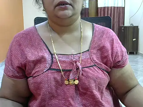 Snapshot of Naughty_Nityaa chatting on February 10, 2025, 6:24 pm Naughty Nityaa online show from February 10, 2025, 6:24 pm