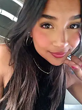 Mariangel 11 online show from November 18, 2025, 2:43 pm