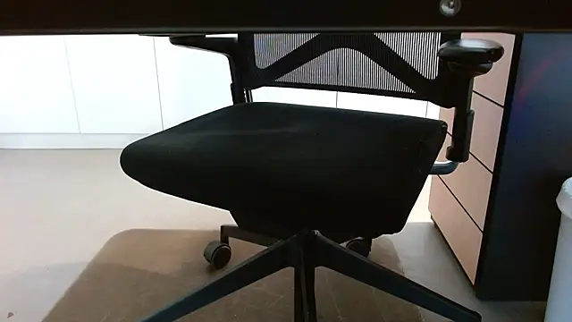 lovewalknaked online show from November 25, 2025, 2:39 pm