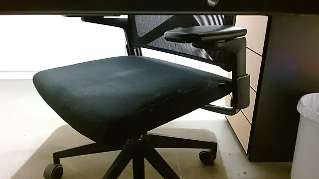 lovewalknaked online show from December 3, 2025, 4:38 pm