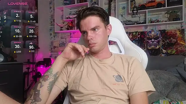 Snapshot of Mike_Burn chatting on October 12, 2025, 12:15 pm Mike Burn online show from October 12, 2025, 12:15 pm