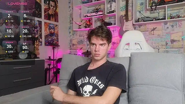 Snapshot of Mike_Burn chatting on December 14, 2025, 12:43 pm Mike Burn online show from December 14, 2025, 12:43 pm