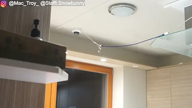 MacTroy online show from October 30, 2025, 7:36 pm