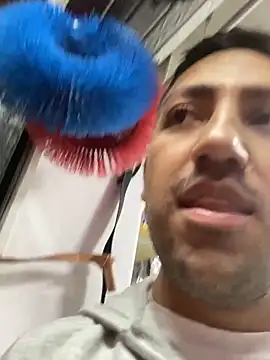 Snapshot of JuanZapata33 chatting on October 22, 2025, 11:04 pm JuanZapata33 online show from October 22, 2025, 11:04 pm