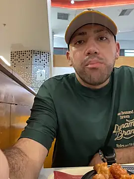 Snapshot of JuanZapata33 chatting on October 29, 2025, 8:54 pm JuanZapata33 online show from October 29, 2025, 8:54 pm