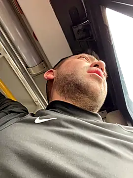 Snapshot of JuanZapata33 chatting on November 21, 2025, 5:22 pm JuanZapata33 online show from November 21, 2025, 5:22 pm