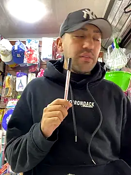 Snapshot of JuanZapata33 chatting on November 26, 2025, 9:16 pm JuanZapata33 online show from November 26, 2025, 9:16 pm