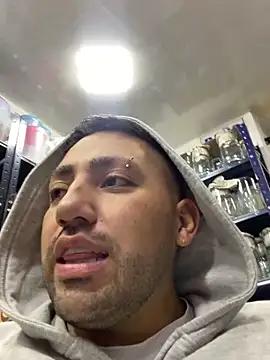 Snapshot of JuanZapata33 chatting on November 28, 2025, 10:01 pm JuanZapata33 online show from November 28, 2025, 10:01 pm