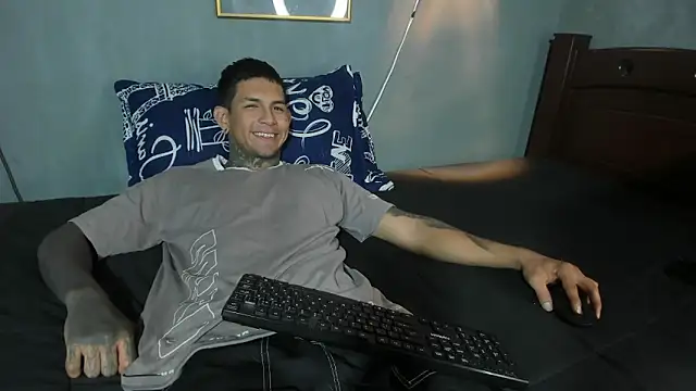 Snapshot of Travistanner_28 chatting on February 23, 2026, 2:58 pm Travistanner 28 online show from February 23, 2026, 2:58 pm