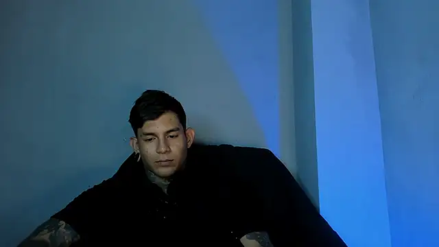 Travistanner 28 online show from June 30, 2026, 1:39 am
