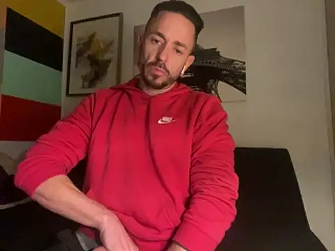 Snapshot of Gman143187 chatting on December 17, 2025, 5:30 pm Gman143187 online show from December 17, 2025, 5:30 pm