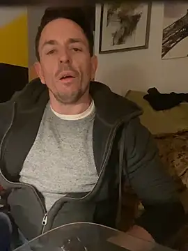 Snapshot of Gman143187 chatting on January 6, 2026, 12:03 am Gman143187 online show from January 6, 2026, 12:03 am