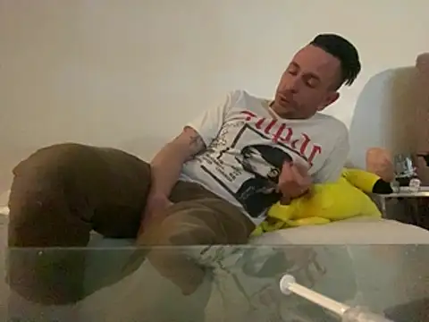 Snapshot of Gman143187 chatting on February 11, 2026, 12:37 am Gman143187 online show from February 11, 2026, 12:37 am