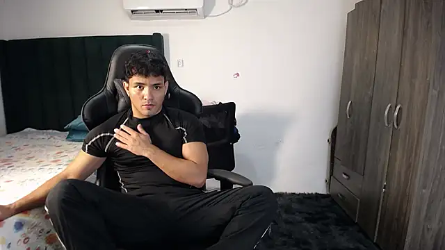 man dur07 online show from January 29, 2025, 8:46 pm