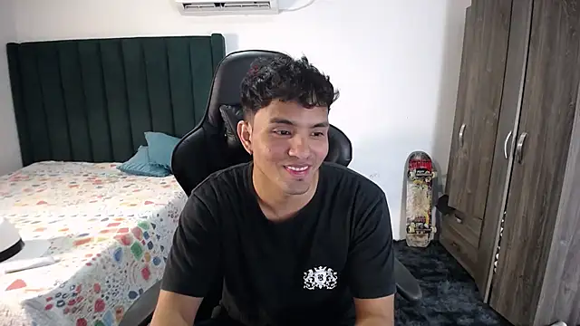 man dur07 online show from February 24, 2025, 1:35 am