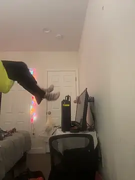 Snapshot of Posh_marc chatting on February 16, 2026, 1:24 am Posh marc online show from February 16, 2026, 1:24 am