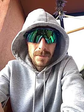 dann1111 online show from November 8, 2025, 2:28 pm