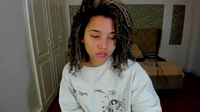 Snapshot of Mayaa_ross chatting on September 13, 2025, 1:49 am Mayaa ross online show from September 13, 2025, 1:49 am
