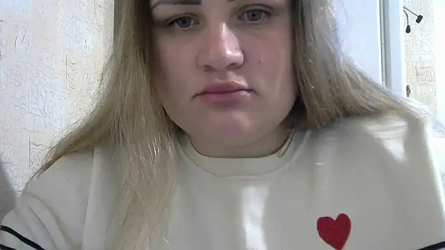 Snapshot of Honeydew-Waves chatting on December 17, 2025, 6:08 am Honeydew-Waves online show from December 17, 2025, 6:08 am